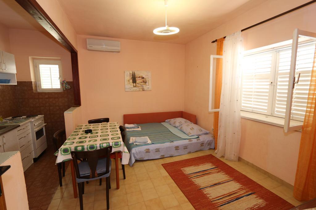 Apartments Antoneta Makarska Eksteriør bilde