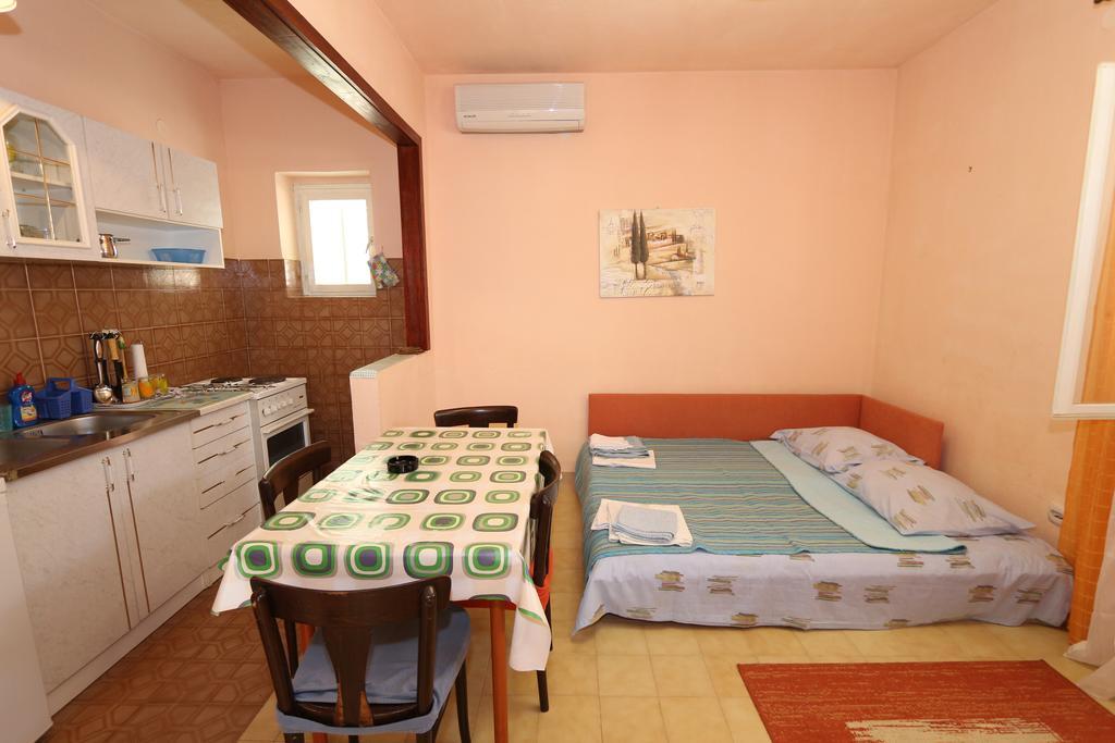 Apartments Antoneta Makarska Eksteriør bilde