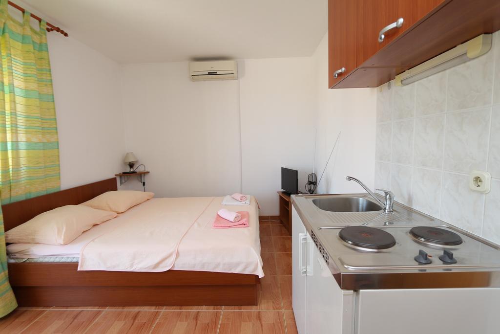 Apartments Antoneta Makarska Eksteriør bilde